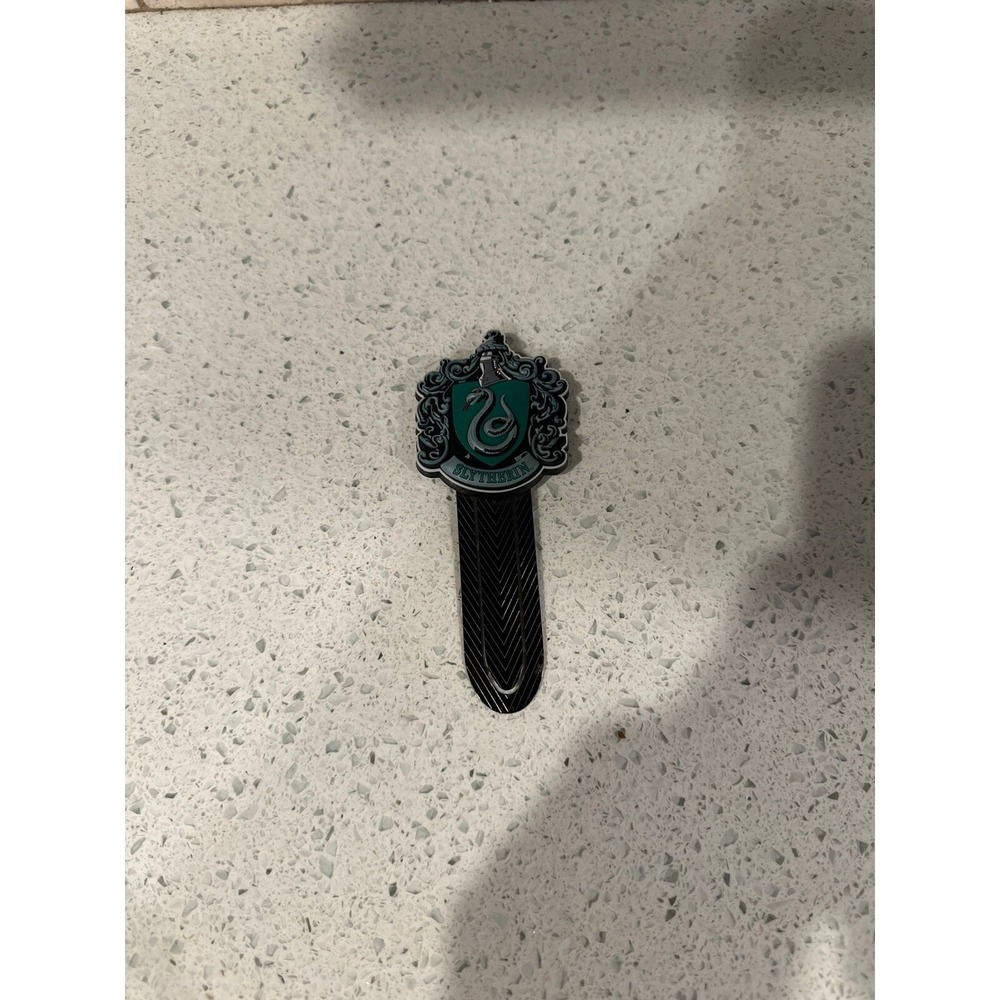 Wizarding World of Harry Potter Slytherin House‎ Crest Book Mark